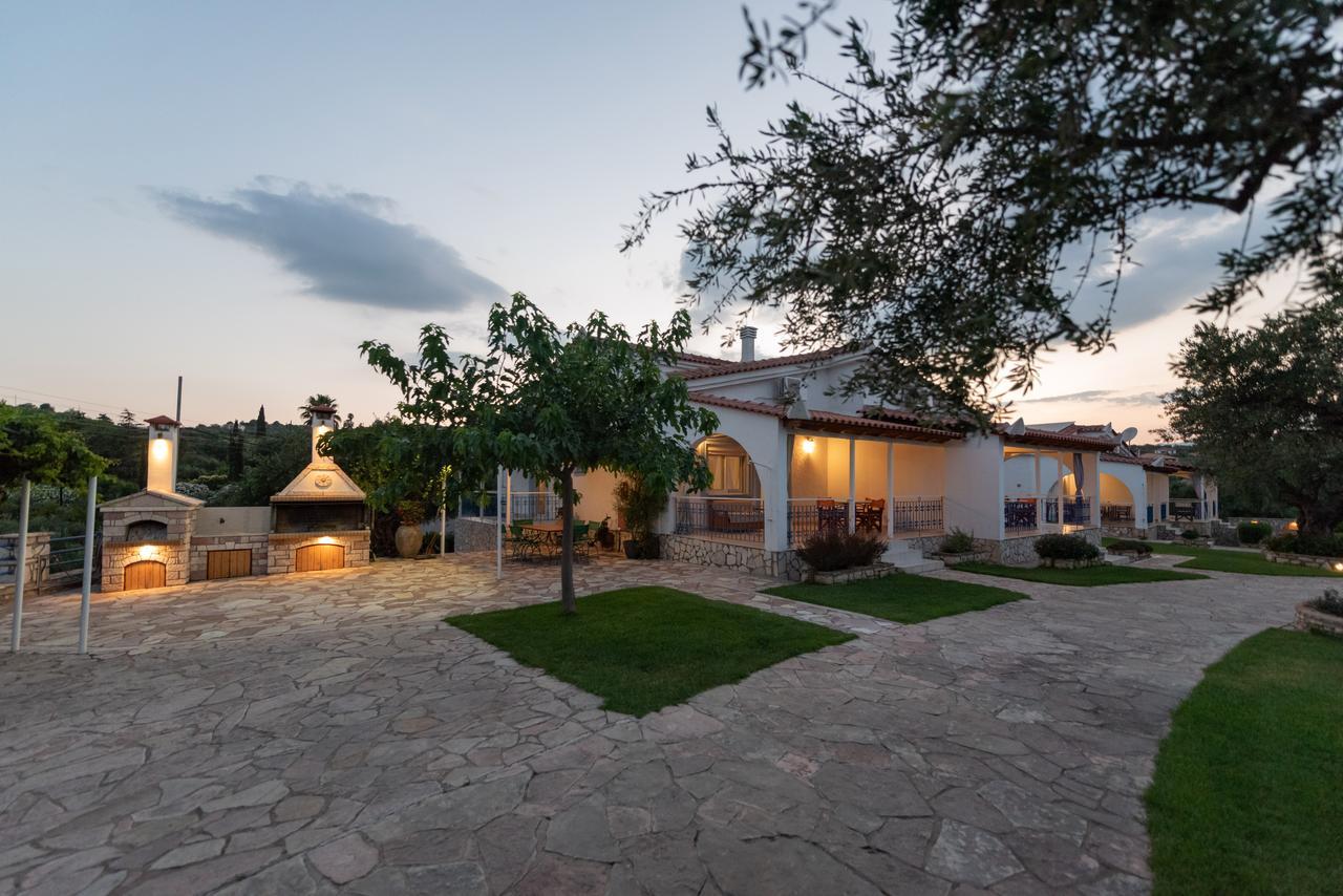 Villa Tasos Koutsoubos Koroni  Luaran gambar